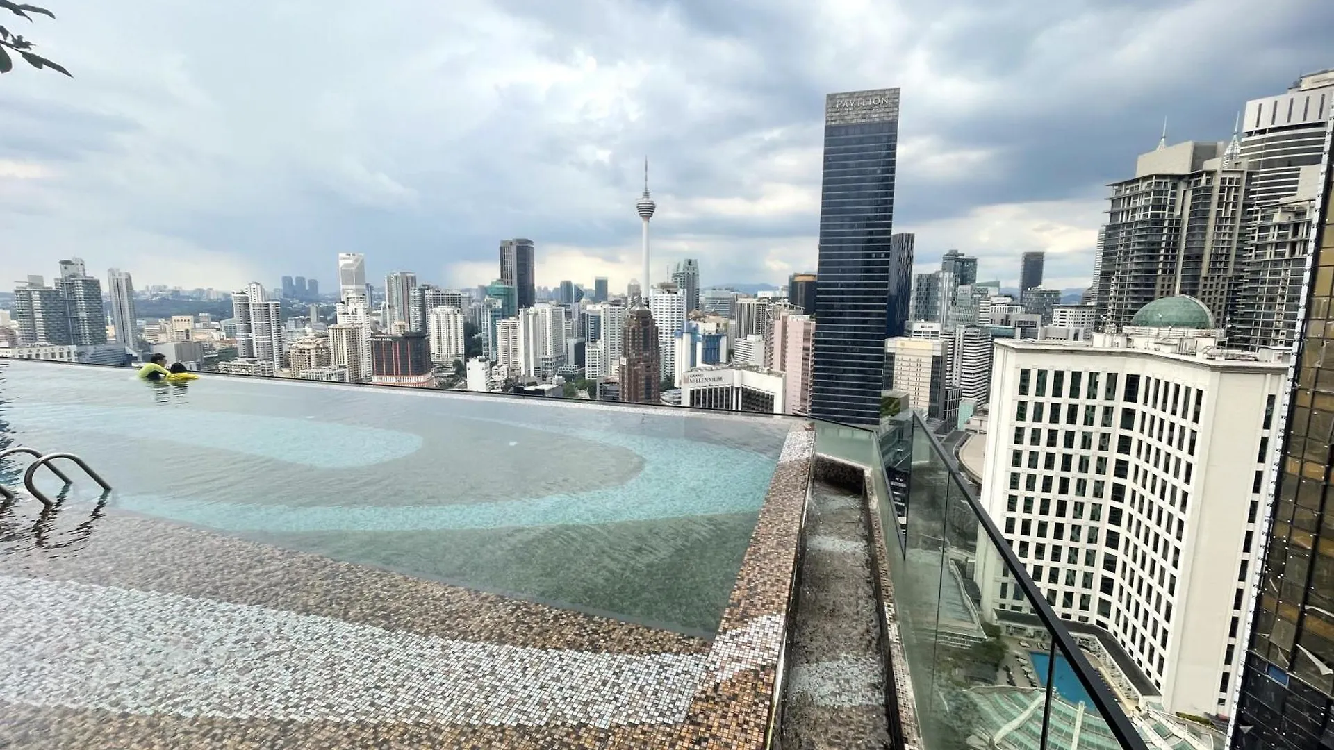 Axon Suites By Starplus Kuala Lumpur 4*,